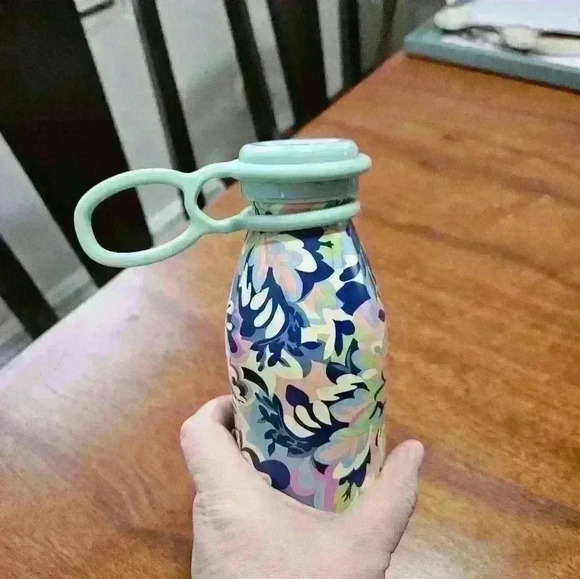 TAL Flowered insulated water bottle. - Picture 4 of 7